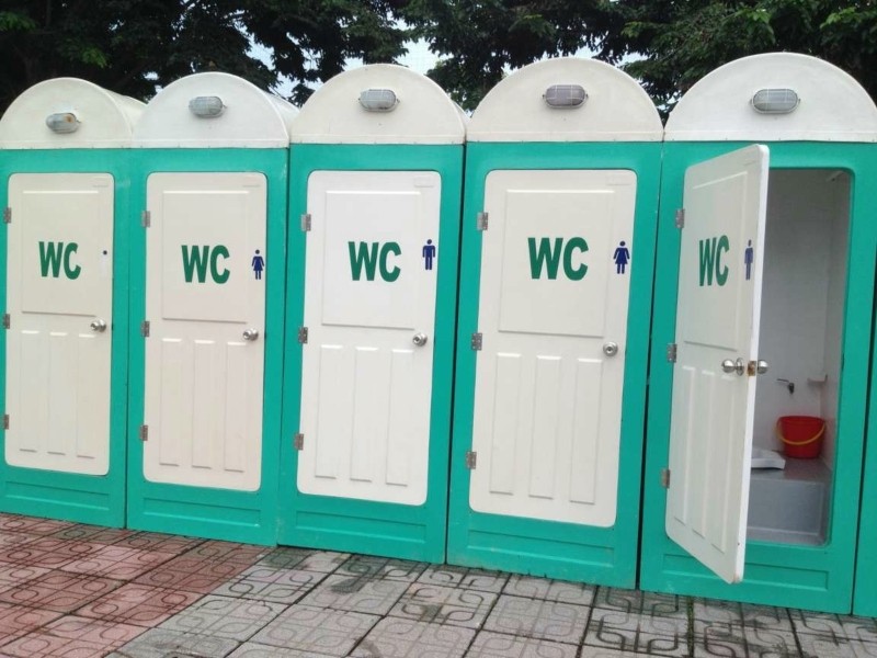 Cho thuê nhà vệ sinh di động composite giá rẻ tại TPHCM